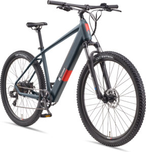 Dunkelgrünes Mountainbike mit dicken Reifen und Scheibenbremsen auf weißem Hintergrund.