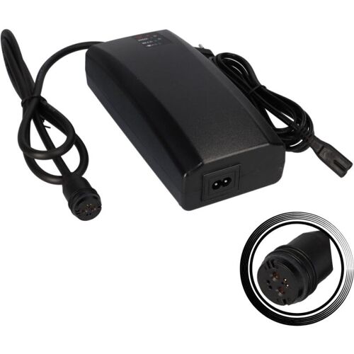 Schwarzes Netzteil mit Kabel und Rundstecker. Schwarzes Netzteil mit Kabel und Rundstecker.