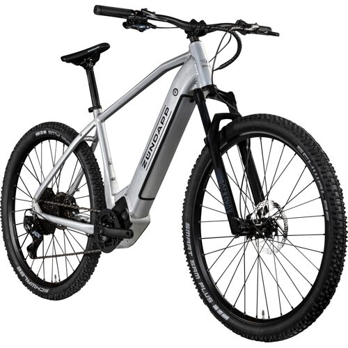 Silbernes Elektro-Mountainbike mit robustem Rahmen und breiten Reifen. Silbernes Elektro-Mountainbike mit robustem Rahmen und breiten Reifen.