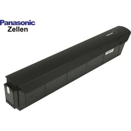 Schwarzer rechteckiger Fahrradakku mit Panasonic Zellen und Aufkleber. Schwarzer rechteckiger Fahrradakku mit Panasonic Zellen und Aufkleber.