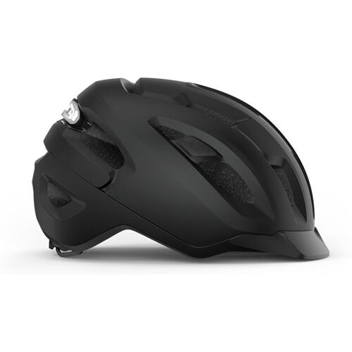 Schwarzer Fahrradhelm mit Belüftungsschlitzen und Sicherheitsverschluss auf weißem Hintergrund.