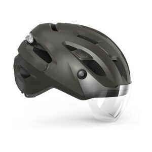 Mattgrüner Fahrradhelm mit Visier und Belüftungsöffnungen.