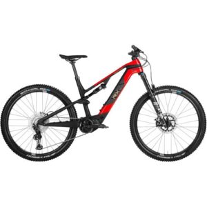 Schwarzes und rotes E-Mountainbike mit dicken Reifen und moderner Federung.