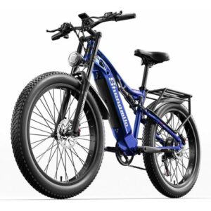Blaues E-Bike mit breiten Reifen und Scheibenbremsen auf weißem Hintergrund.