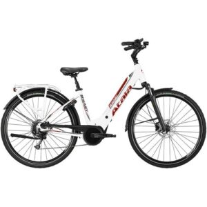 Weißes E-Bike mit Schritt-in-Rahmen und schwarzem Zubehör.