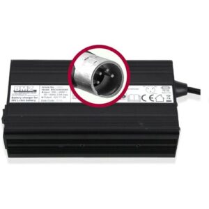 Schwarzes Ladegerät für 36V Lithium-Ionen-Batterien mit Detailansicht des Steckers.