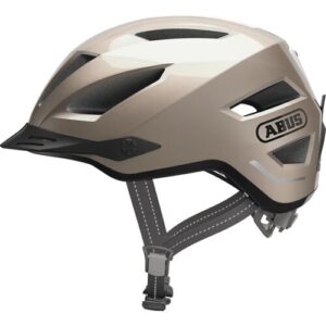 Hellbrauner Fahrradhelm mit Belüftungsöffnungen und Kinnriemen.