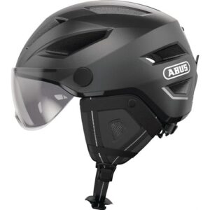 Schwarzer Fahrradhelm von Abus mit integriertem Visier.