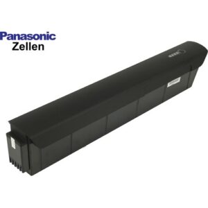 Schwarzer rechteckiger Fahrradakku mit Panasonic Zellen und Aufkleber.